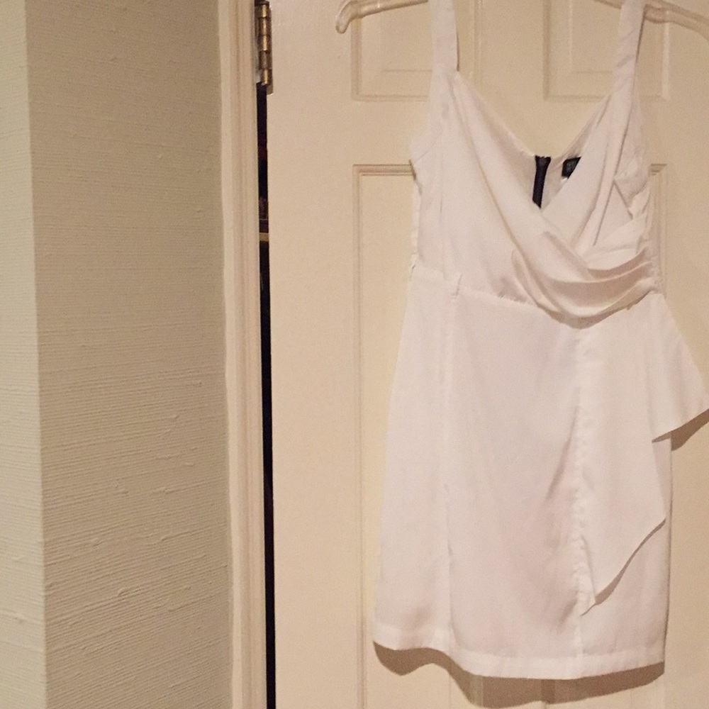 Sleeveless white dress